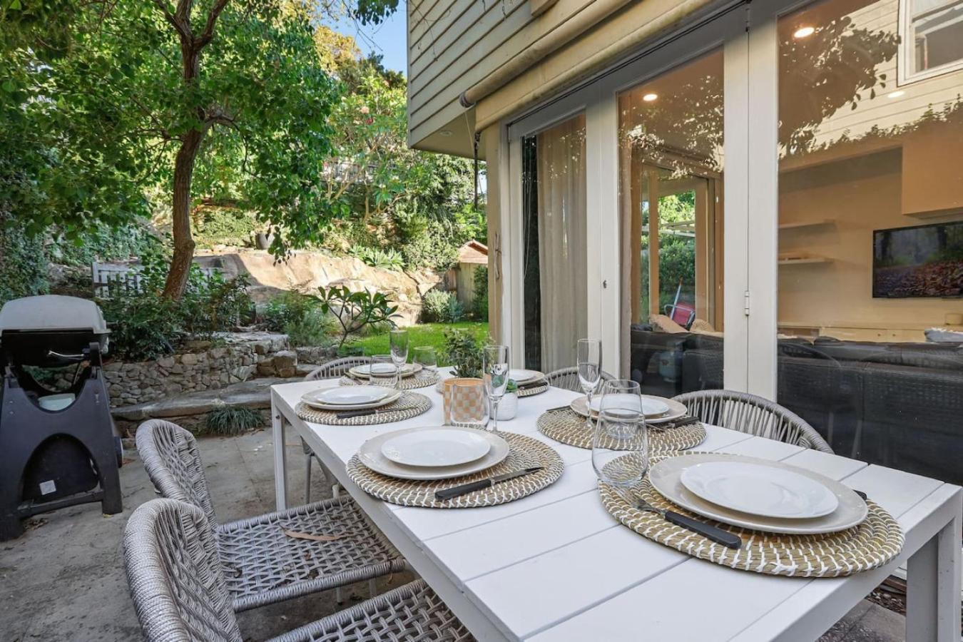 Bright And Spacious In Mcmahons Point