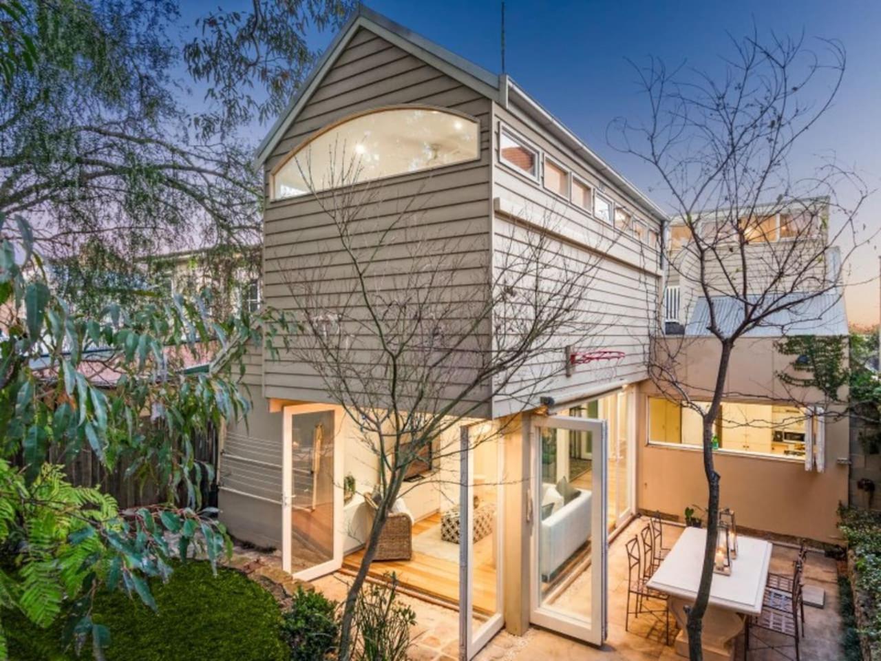 Bright And Spacious In Mcmahons Point Holiday home *